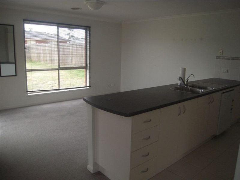 13 Matthew Circuit, Hastings VIC 3915