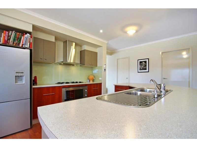 2 Parkedge Circuit, Rosebud VIC 3939