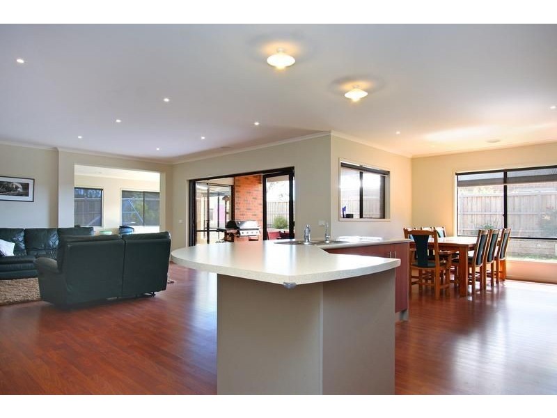 2 Parkedge Circuit, Rosebud VIC 3939