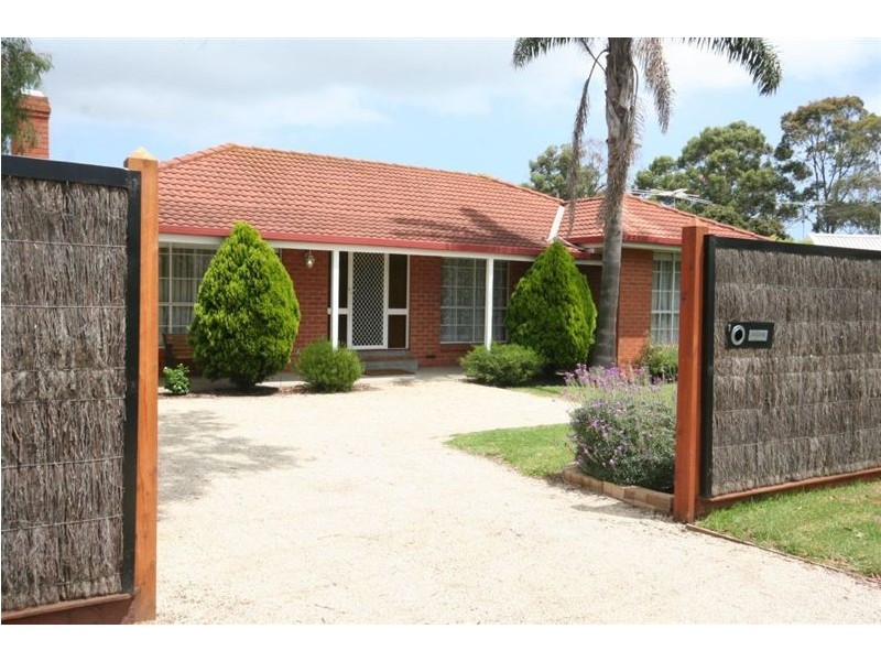 1 Allambi Avenue, Rosebud VIC 3939