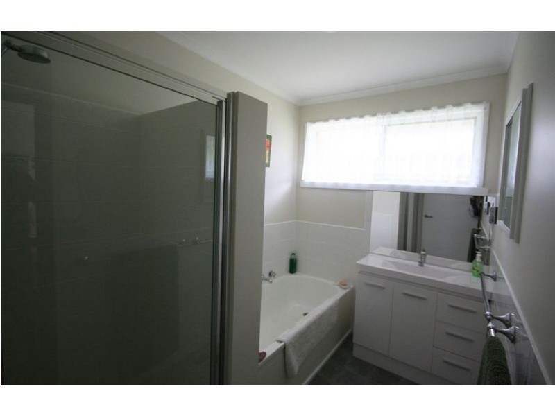 1 Allambi Avenue, Rosebud VIC 3939