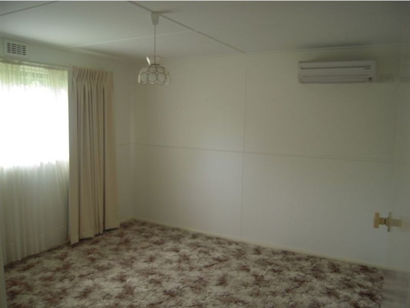 12 Anne Street, Rosebud VIC 3939