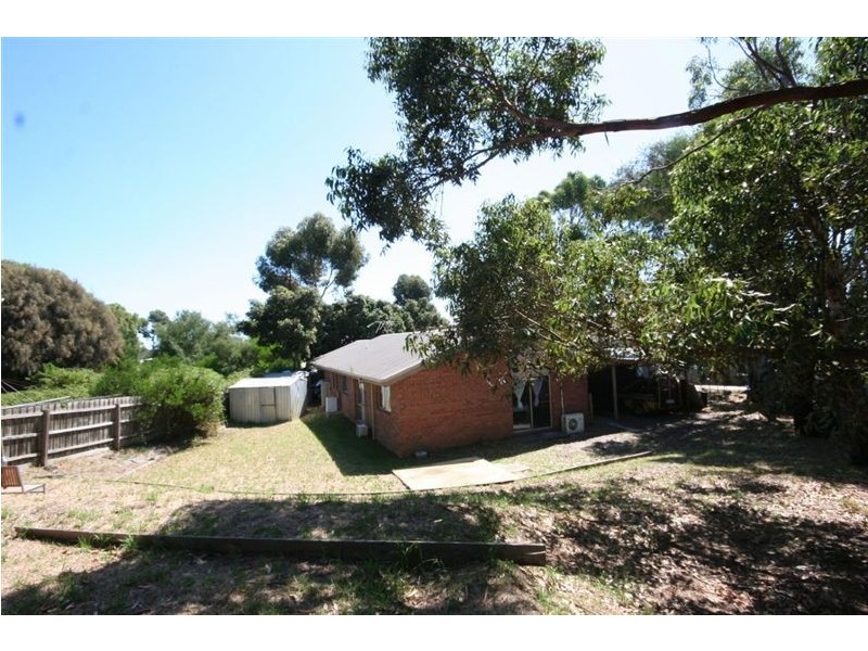 18 Currawong Court, Rosebud VIC 3939