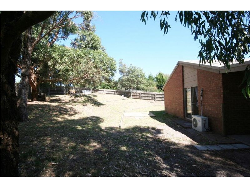 18 Currawong Court, Rosebud VIC 3939