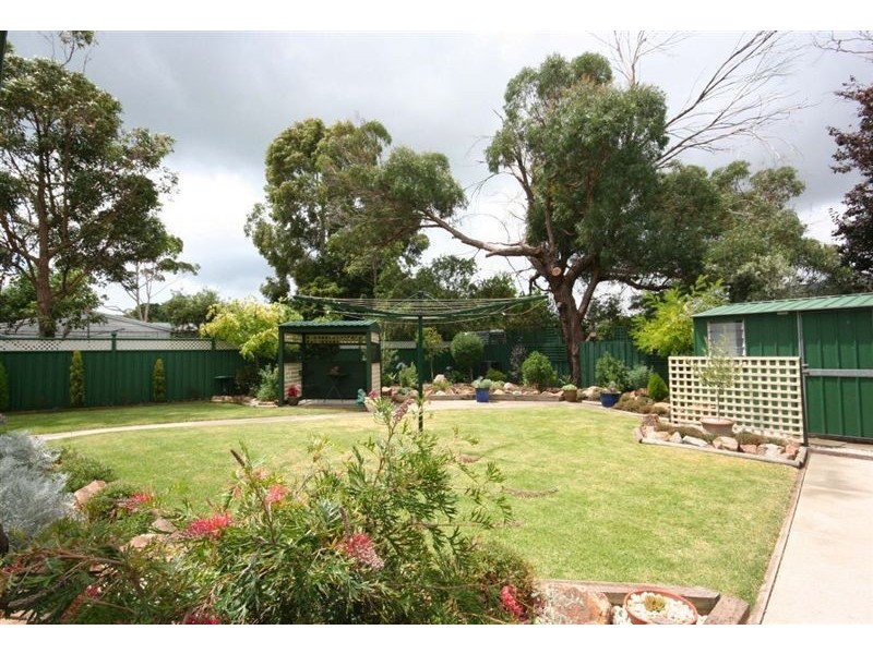 27 Clovelly Avenue, Rosebud VIC 3939