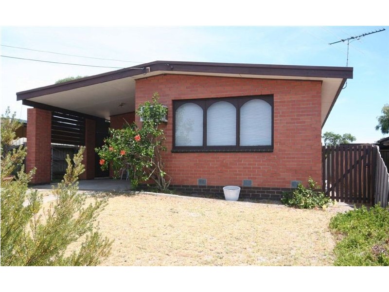 196 Ninth Avenue, Rosebud VIC 3939