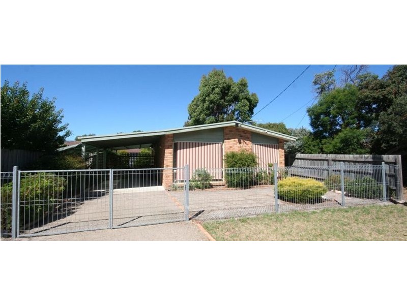 203 Ninth Avenue, Rosebud VIC 3939