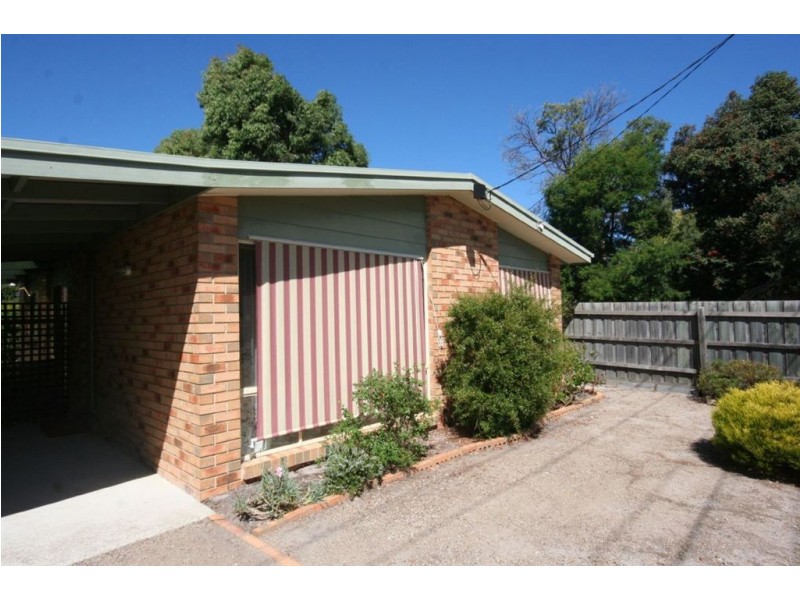 203 Ninth Avenue, Rosebud VIC 3939