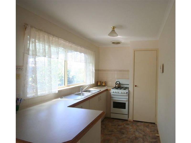 203 Ninth Avenue, Rosebud VIC 3939