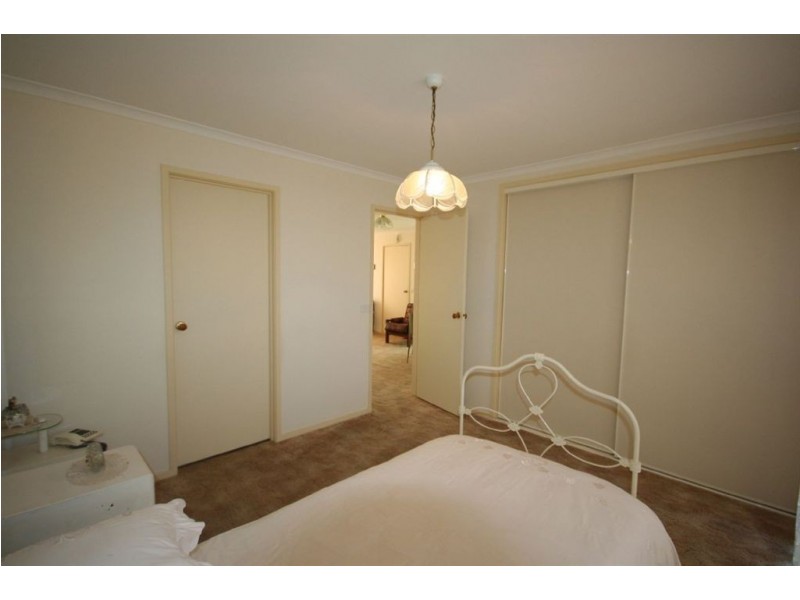 203 Ninth Avenue, Rosebud VIC 3939