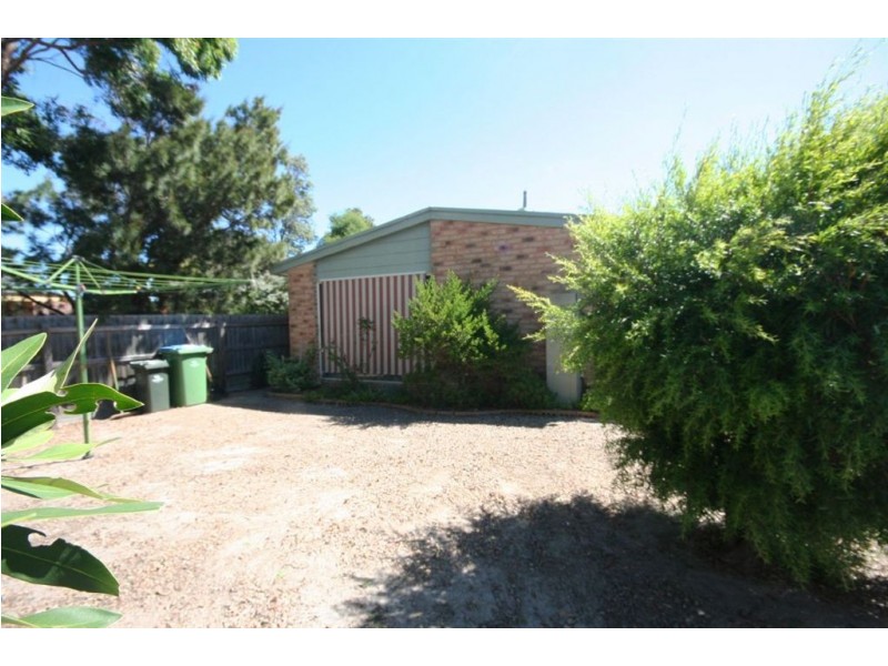 203 Ninth Avenue, Rosebud VIC 3939