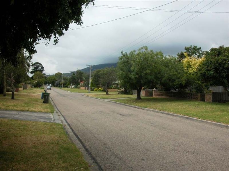 42 Rosemore Road, Rosebud VIC 3939