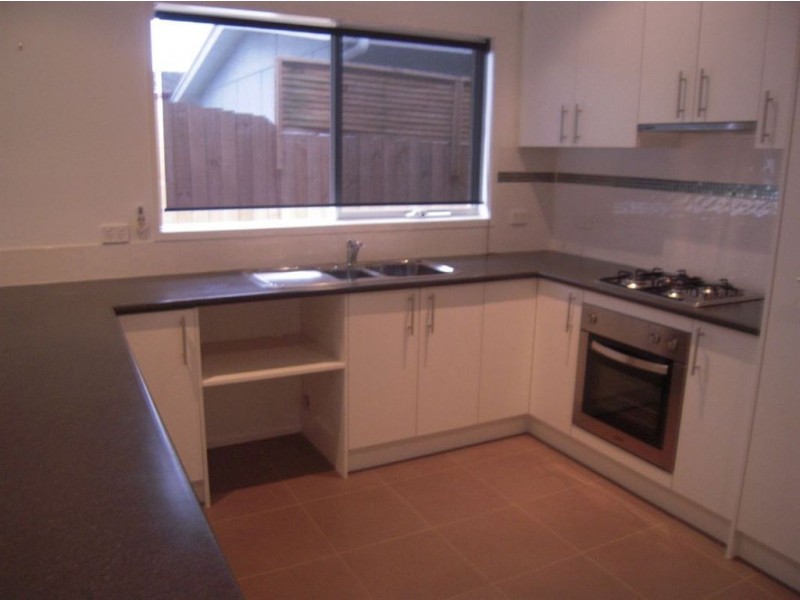 108 Fifth Avenue, Rosebud VIC 3939