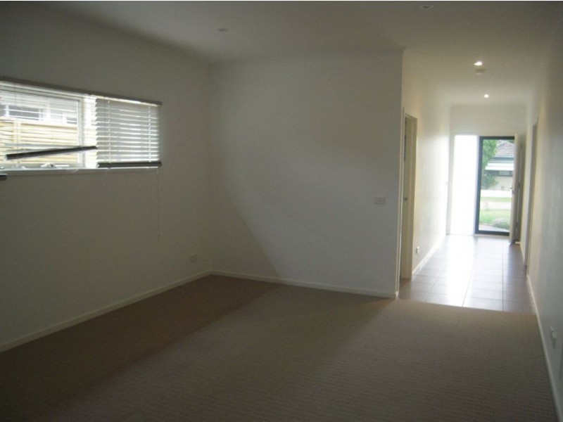 108 Fifth Avenue, Rosebud VIC 3939