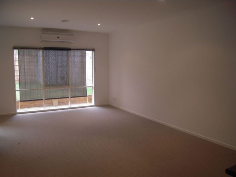 108 Fifth Avenue, Rosebud VIC 3939