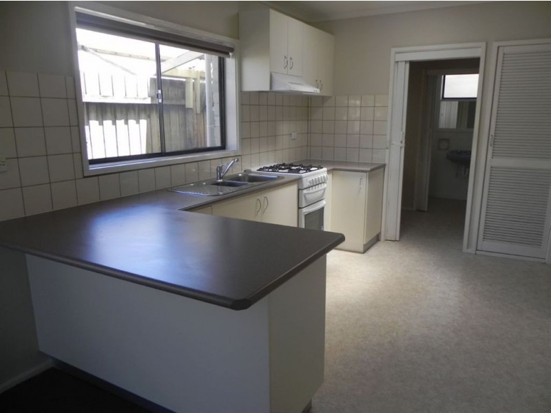 136 Second Avenue, Rosebud VIC 3939