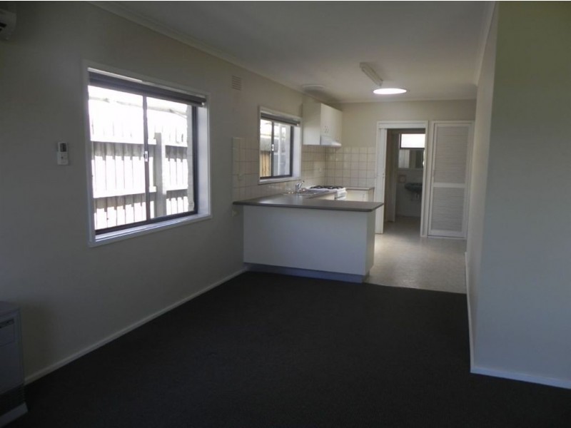 136 Second Avenue, Rosebud VIC 3939