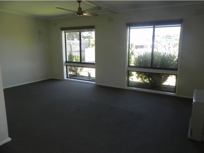 136 Second Avenue, Rosebud VIC 3939