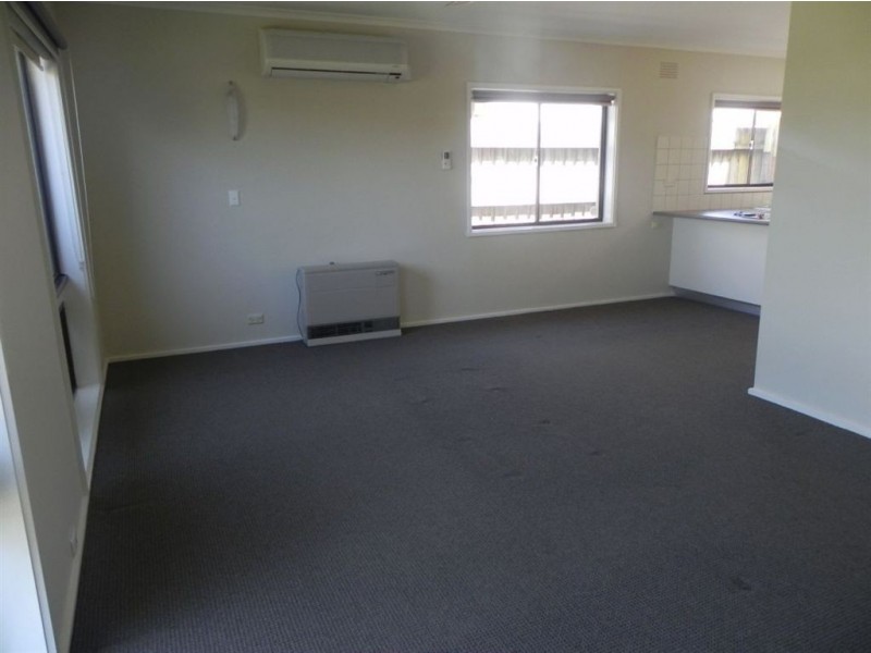 136 Second Avenue, Rosebud VIC 3939