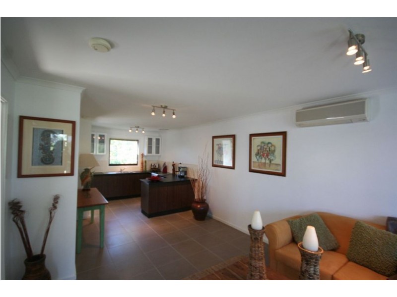 99 First Avenue, Rosebud VIC 3939