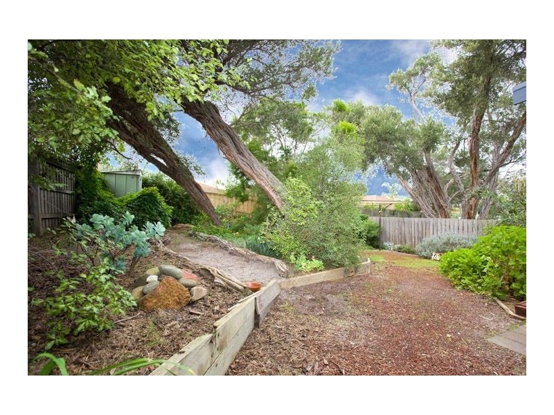 99 First Avenue, Rosebud VIC 3939