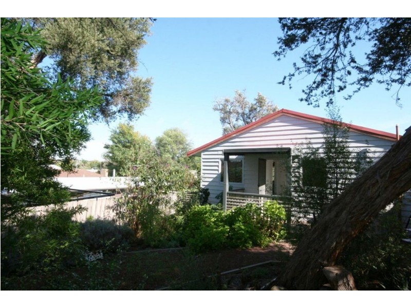 99 First Avenue, Rosebud VIC 3939