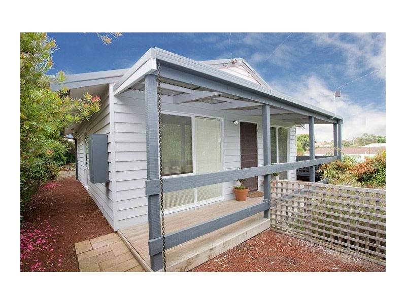 99 First Avenue, Rosebud VIC 3939