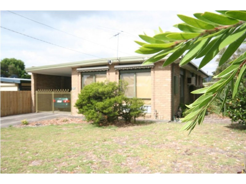 207 Eighth Avenue, Rosebud VIC 3939