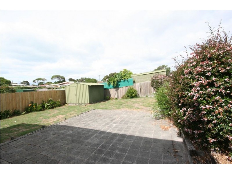 207 Eighth Avenue, Rosebud VIC 3939