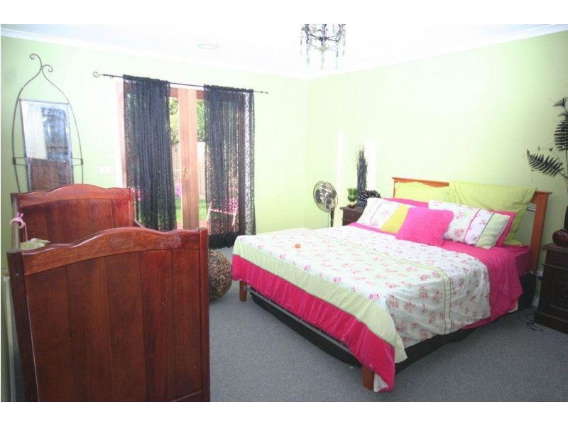 14 Nixon Street, Rosebud VIC 3939