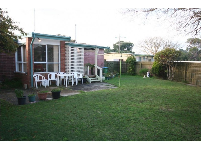 7 Meadow Avenue, Rye VIC 3941