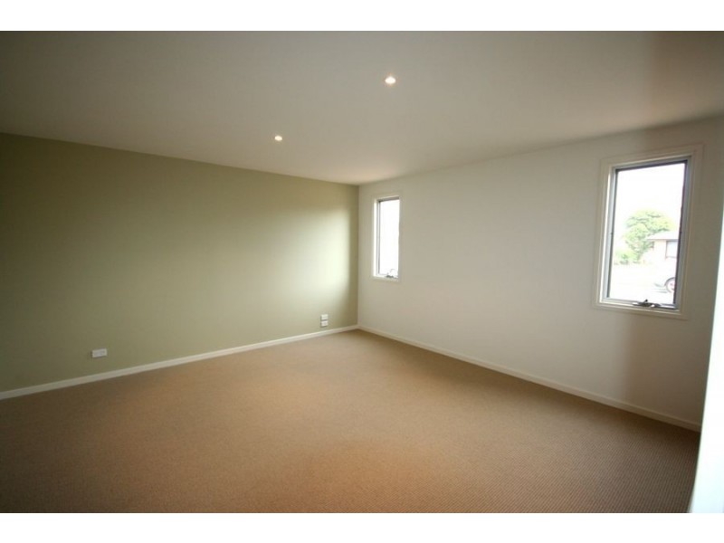 69 Potton Avenue, Rosebud VIC 3939