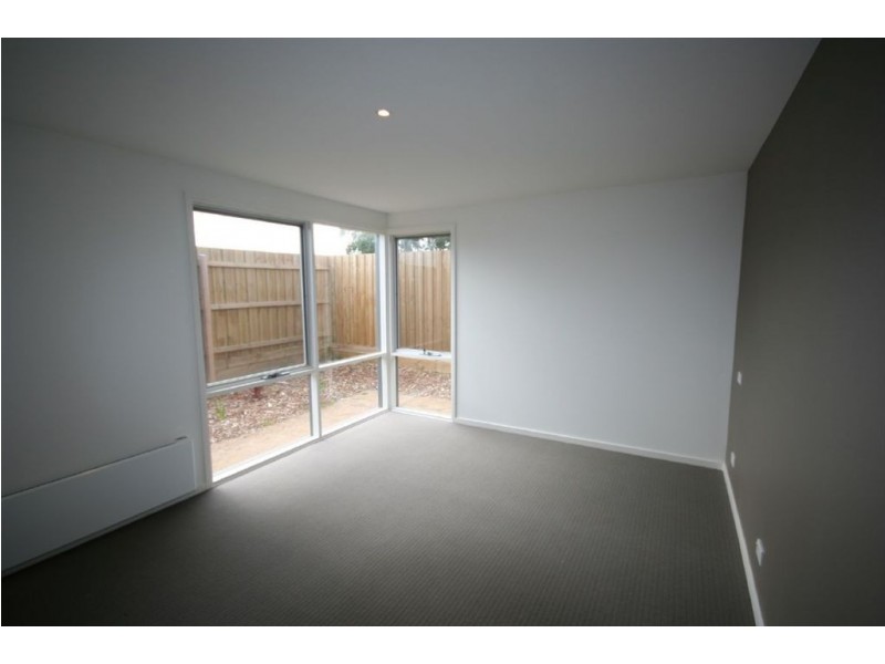 69 Potton Avenue, Rosebud VIC 3939