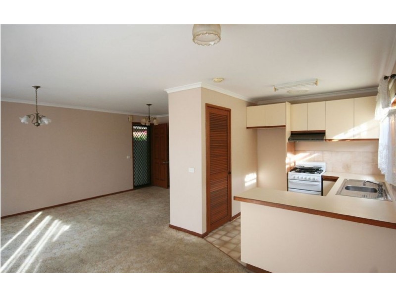 134 Sixth Ave, Rosebud VIC 3939