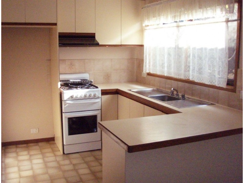 134 Sixth Ave, Rosebud VIC 3939