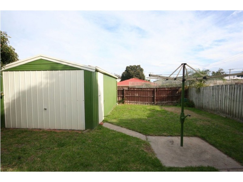 134 Sixth Ave, Rosebud VIC 3939