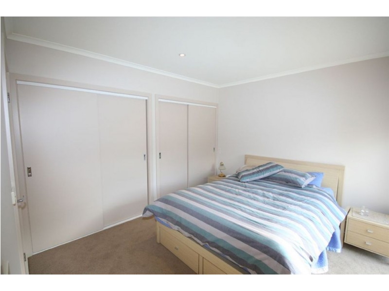 1/2 Phillip Street, Rosebud VIC 3939