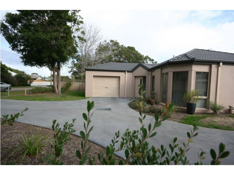1/2 Phillip Street, Rosebud VIC 3939