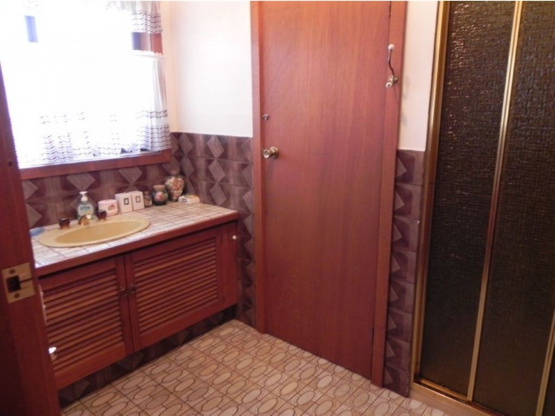 34 Ocean Street, Rosebud VIC 3939