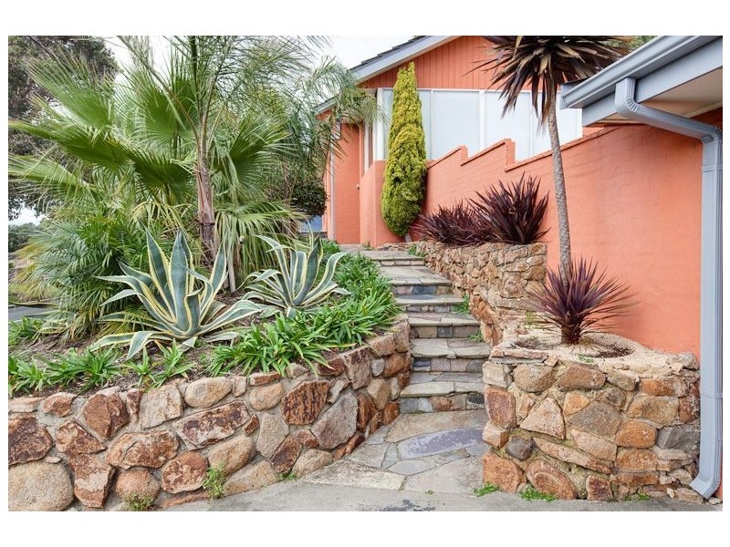 76 Fourth Avenue, Rosebud VIC 3939