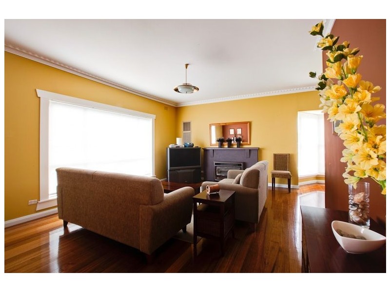 76 Fourth Avenue, Rosebud VIC 3939