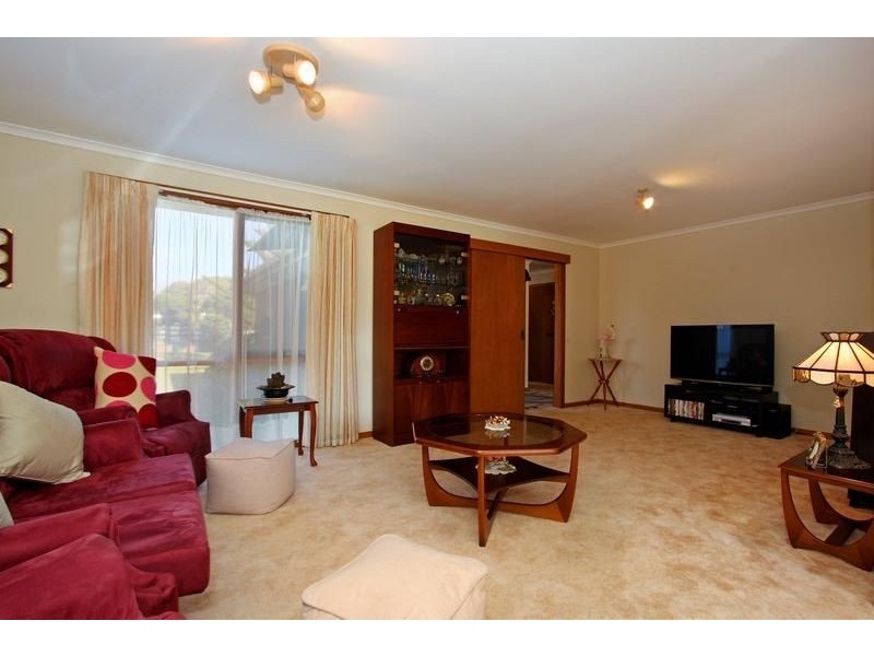 11 Knott Street, Safety Beach VIC 3936