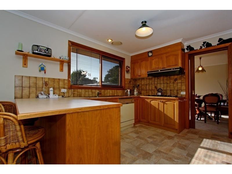 11 Knott Street, Safety Beach VIC 3936