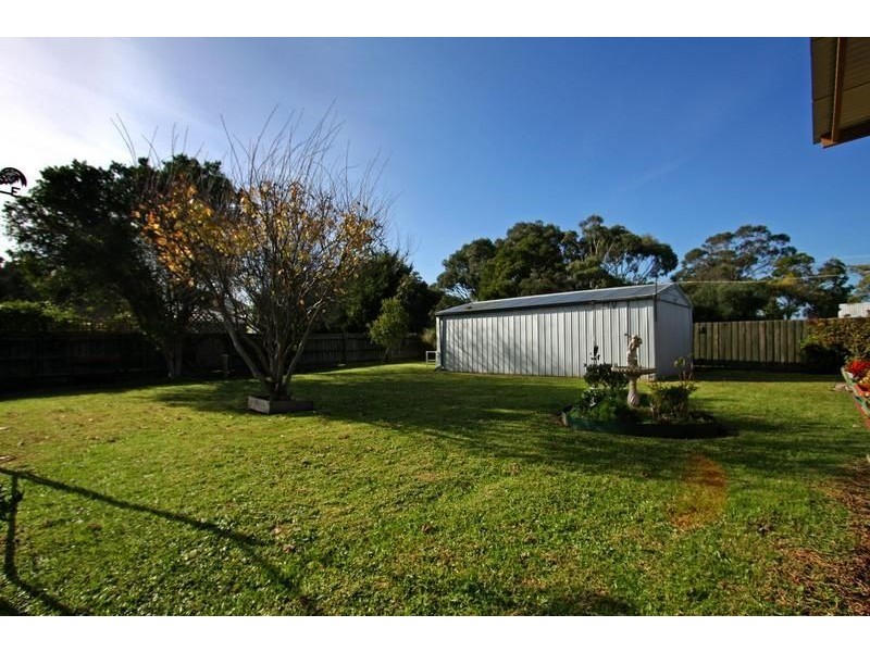 11 Knott Street, Safety Beach VIC 3936