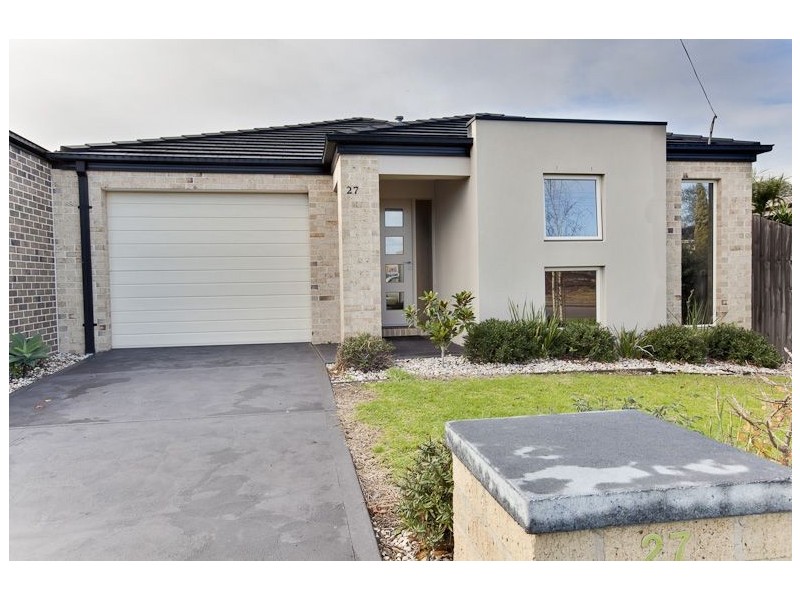 27 Fourth Avenue, Rosebud VIC 3939