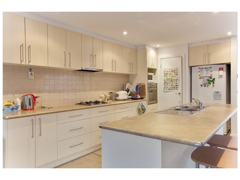 27 Fourth Avenue, Rosebud VIC 3939