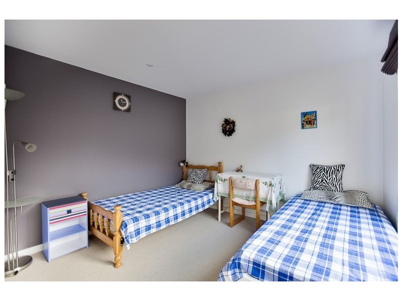 27 Fourth Avenue, Rosebud VIC 3939