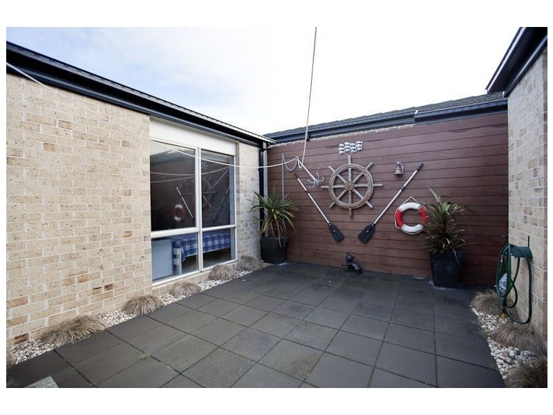 27 Fourth Avenue, Rosebud VIC 3939