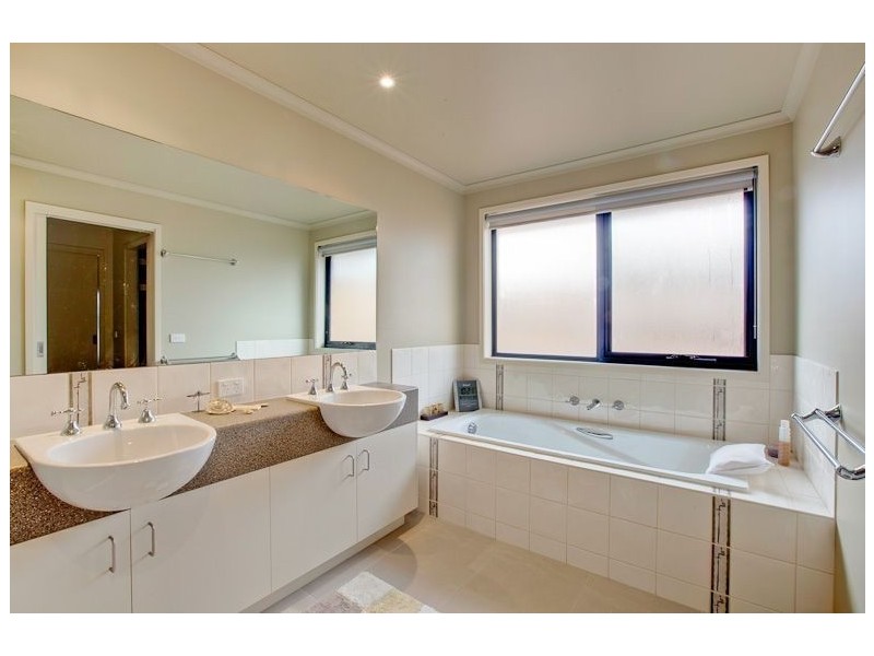 29 Wallaby Drive, Rosebud VIC 3939