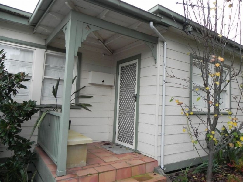 32 Seventh Avenue, Rosebud VIC 3939